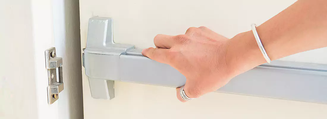 Fast and Affordable Door Panic Bar Installation in Oak Ridge, FL